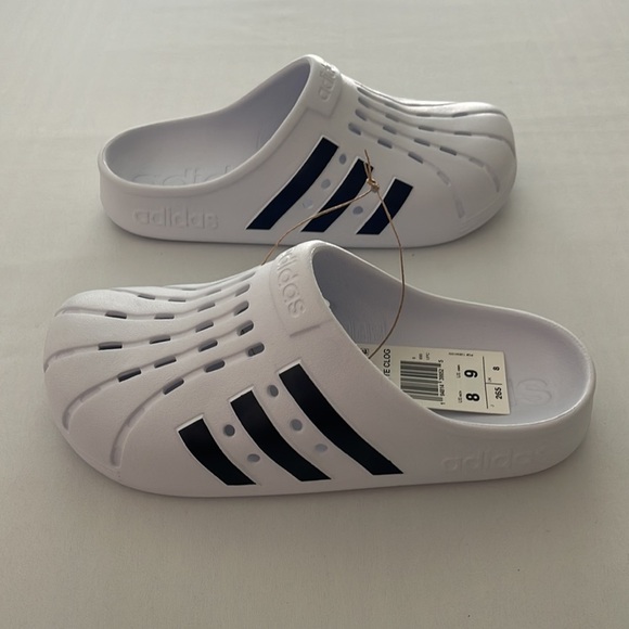 (NWT) Adidas Adilette Unisex Clogs in White & Black, (9 Women’s) (8 Men’s) - Picture 3 of 17